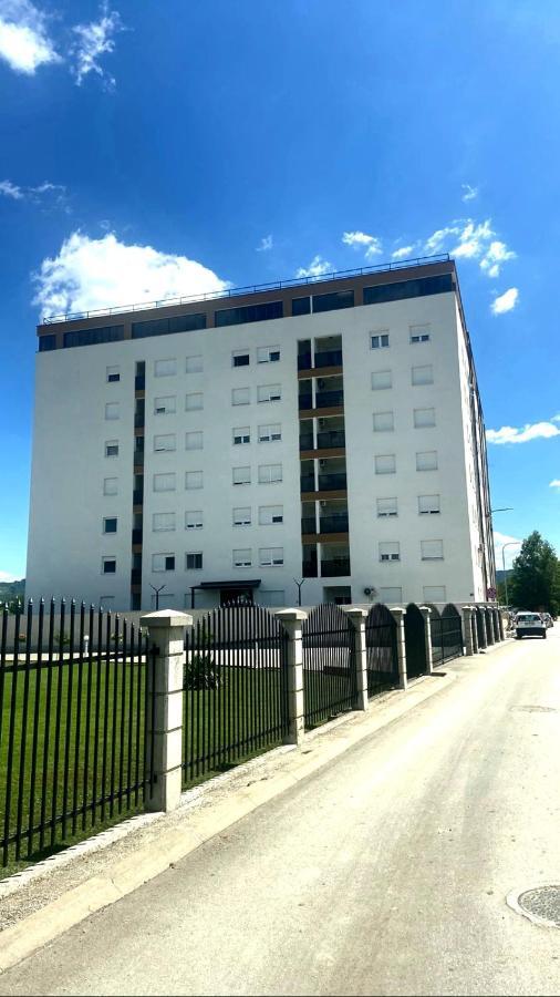 Apartman Vrbas Sa Podzemnom Garazom Banja Luka Exterior foto
